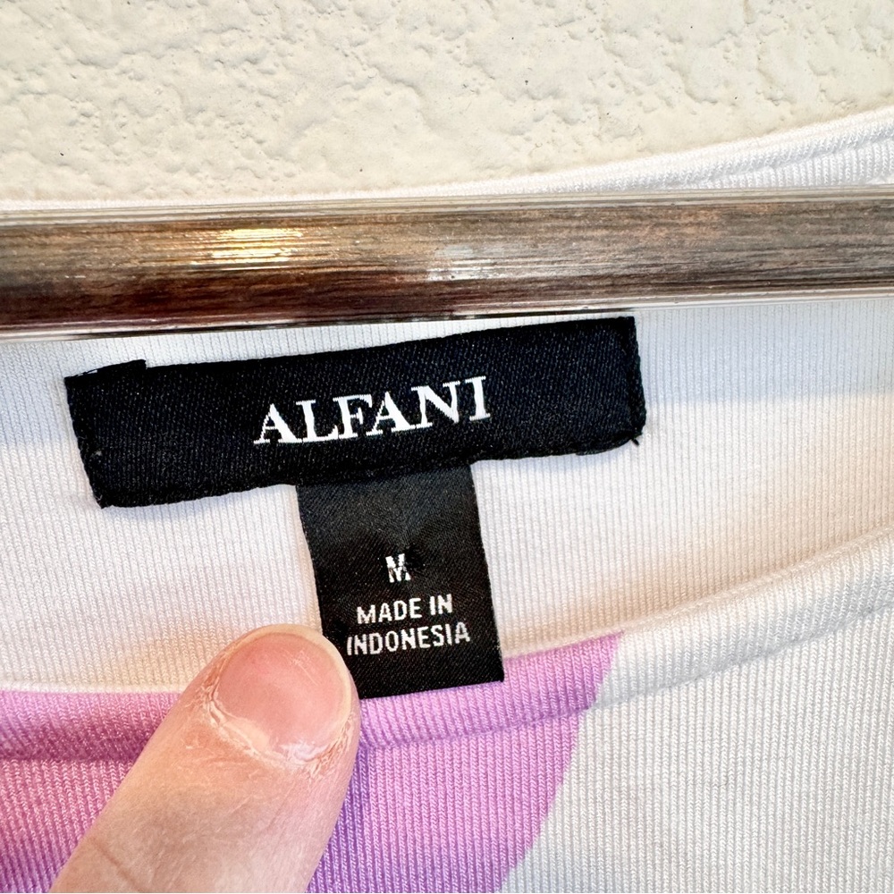 Alfani Abstract Floral Minimalist Art Tee Modern Chic Stretch Spring Top Medium - Picture 3 of 8